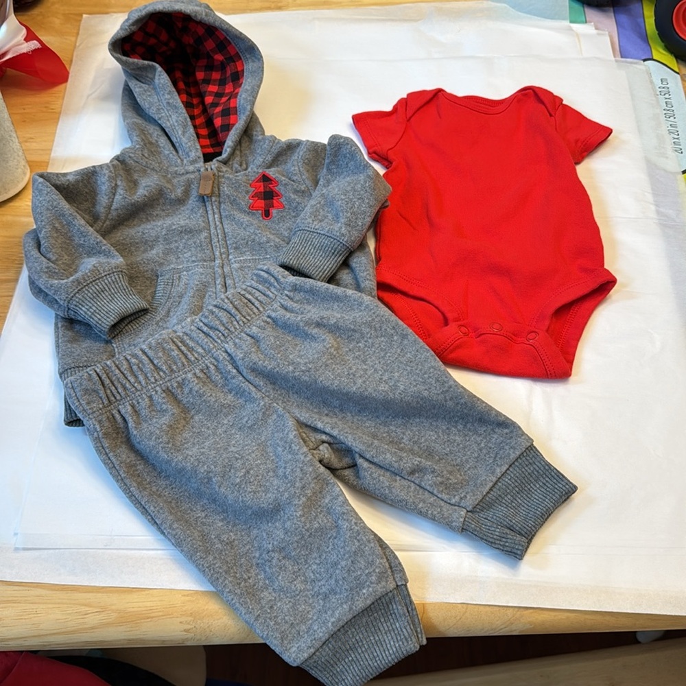 Carters fleece Gray zip Hoodie , onesie and Pants Set like new